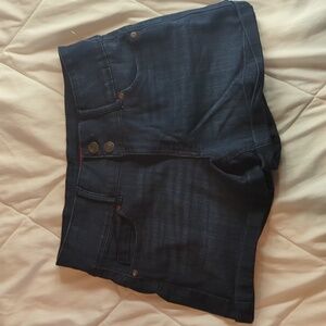 NWOT Women's Guess shorts